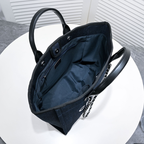 シャネルバッグ着用イメージ